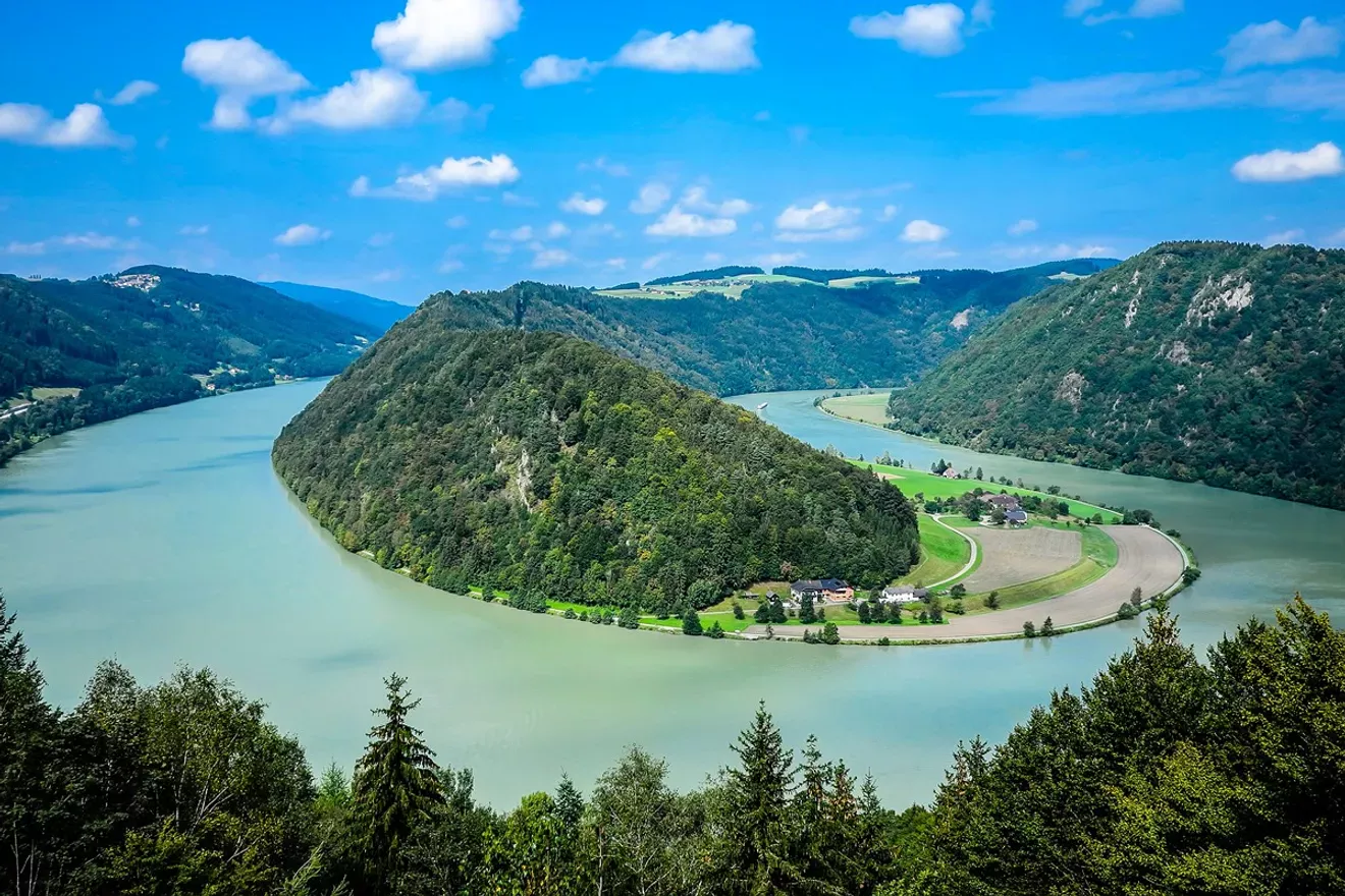 Danube Bike and Boat/Food and Walking Tour